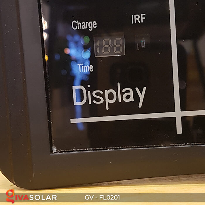 Đèn pha công suất lớn solar GV-FL0201 200W 18
