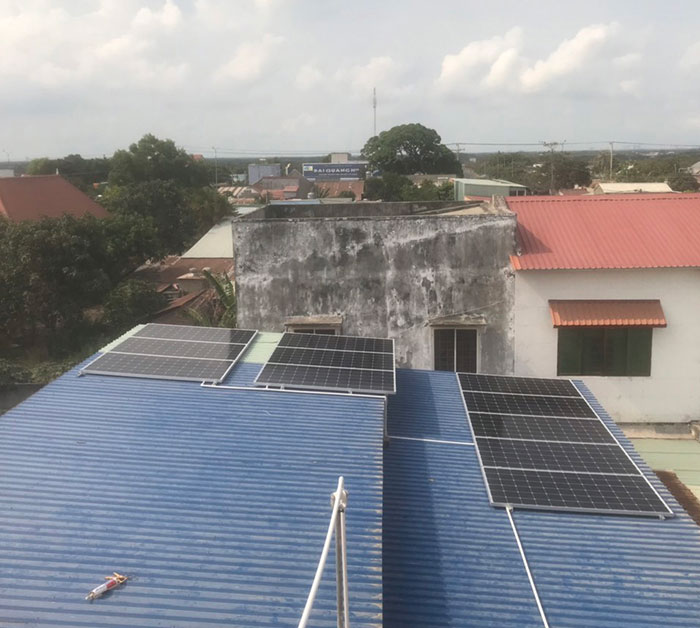 lắp điện mặt trời áp mái 4KW cho gia đình anh Hùng ở Vũng Tàu 5