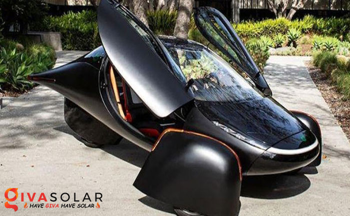 Xe ô tô chạy bằng năng lượng mặt trời