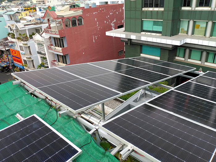 Hoàn thành hệ thống điện mặt trời hòa lưới bám tải 5KW ở Phú Nhuận 2