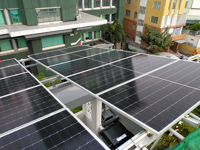 Hoàn thành hệ thống điện mặt trời hòa lưới bám tải 5KW ở Phú Nhuận 3