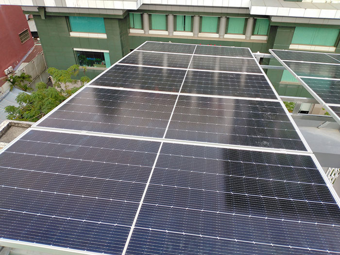 Hoàn thành hệ thống điện mặt trời hòa lưới bám tải 5KW ở Phú Nhuận 4