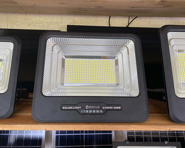 Tại Sao Việc Chọn Đúng Công Suất Đèn NLMT Lại Quan Trọng?